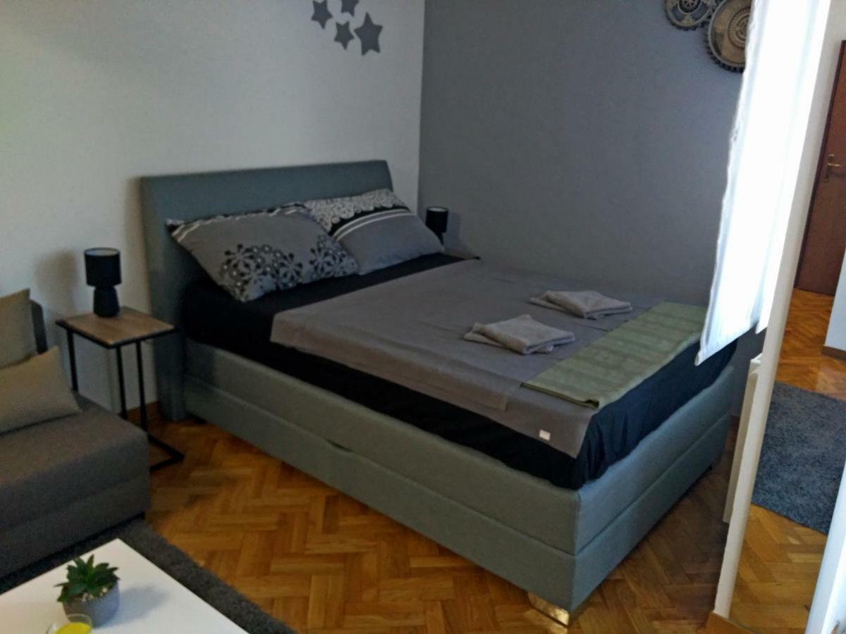Time Keeper - Self Check In Apartment Osijek Exterior photo